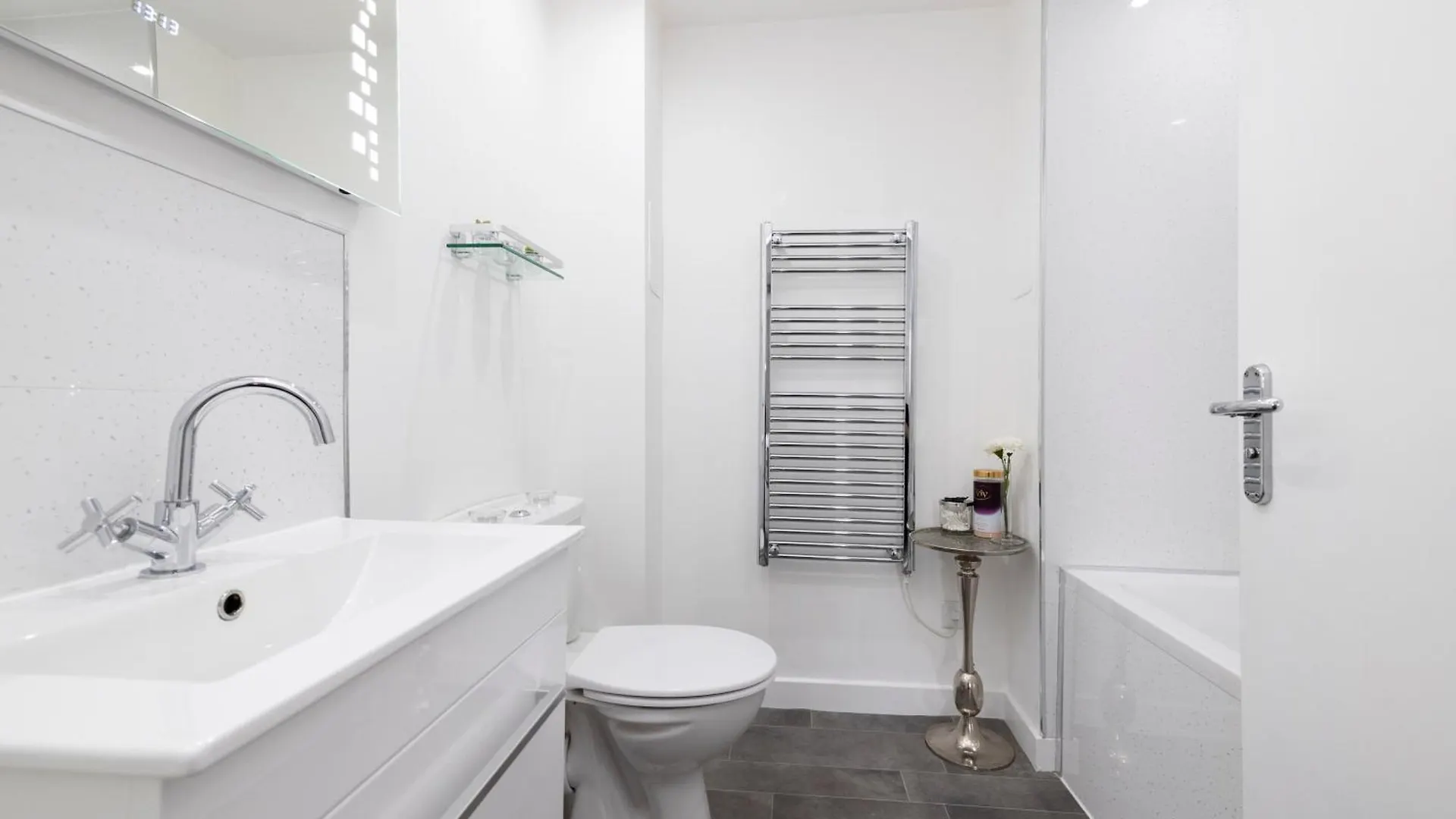 爱丁堡Joivy Elegant Flat With Balcony公寓 爱丁堡
