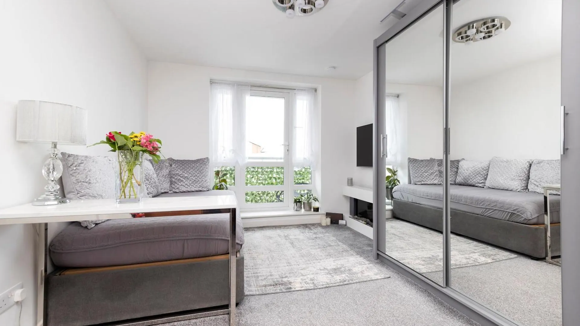 爱丁堡Joivy Elegant Flat With Balcony公寓