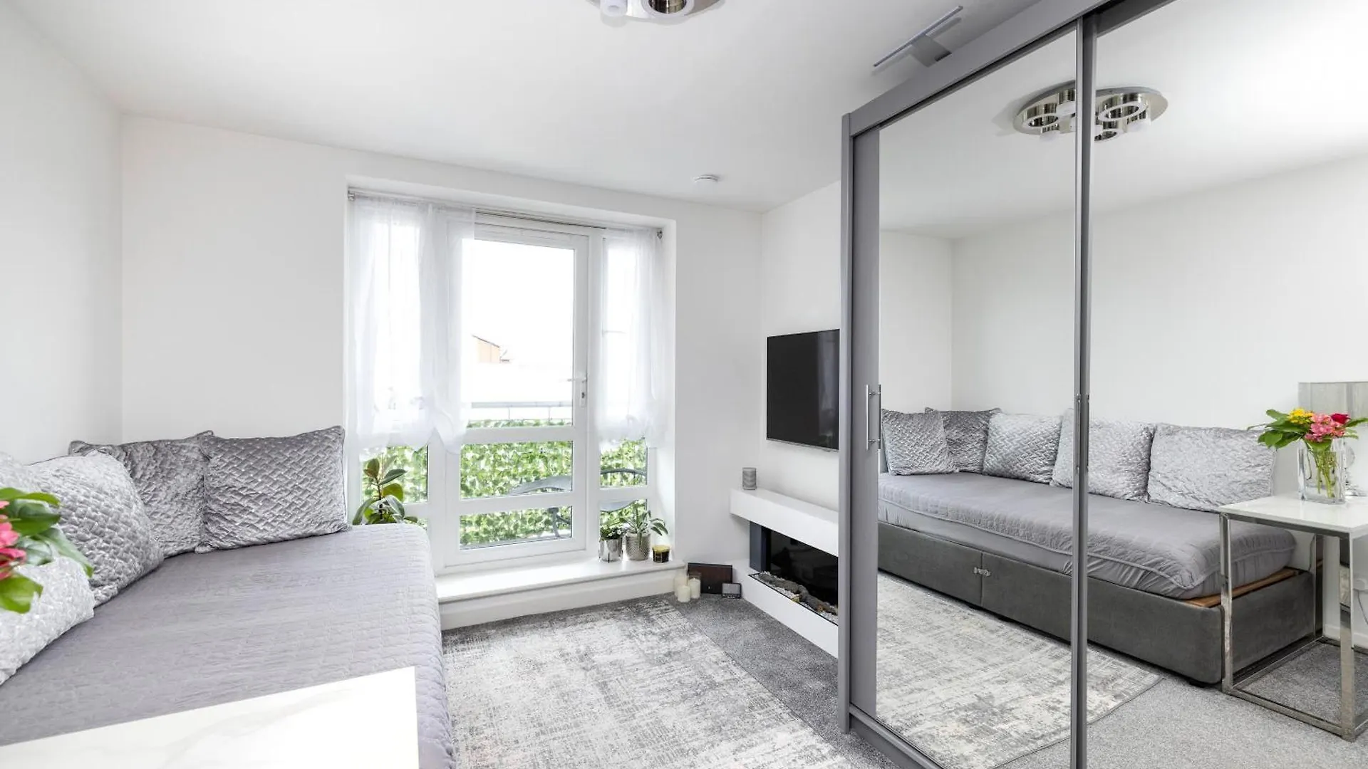 Joivy Elegant Flat With Balcony location